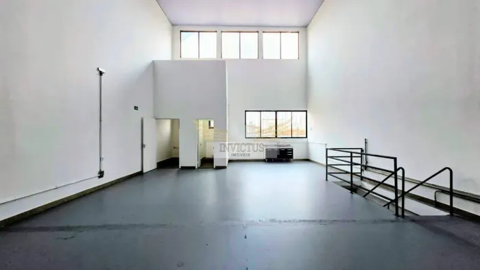 Galpão Comercial à Venda, 216m² - Bairro Osvaldo Cruz, São Caetano do Sul/SP.