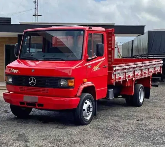 Caminhão 710 Plus