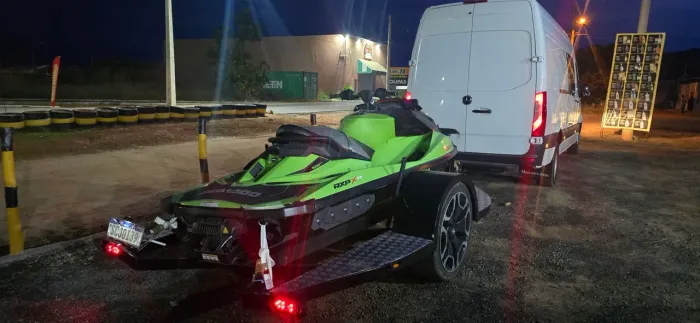 JET SKI SEA DOO 300 HP