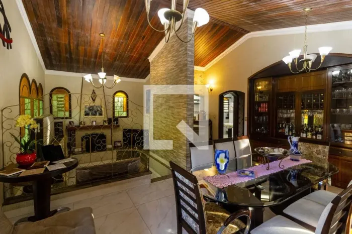 Casa à Venda - Tremembe, 3 Quartos, 326 m2