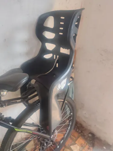 Vende bicicleta aro 29 com cadeirinha infantil