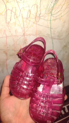 Vendo sandalias infantil