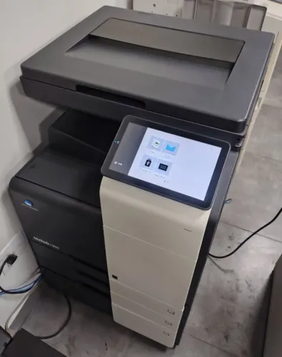 Multifuncional Konica Minolta Bizhub C300i