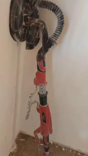 Vendo lixadeira e também relógio tecnos 