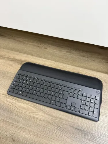 Kit Teclado e Mouse Sem Fio Dell Pro KM5221W + Apoio de Pulso - Impecável