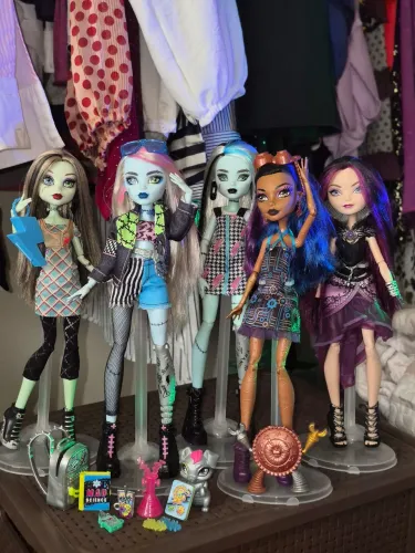 Bonecas monster high e ever after high