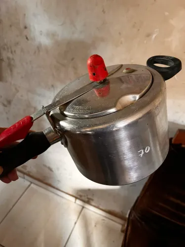 Panelas de pressão usadas