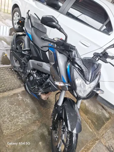 Bajaj dominar 200