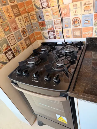 Fogão Electrolux 4 Bocas FE4GP - Mesa de Vidro Preto - Bivolt