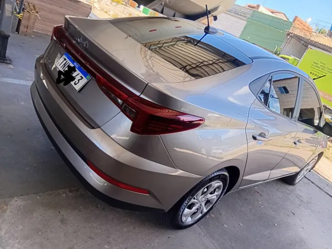Hyundai HB20S Comfort Plus 1.0 Flex 12V Mec. 2025