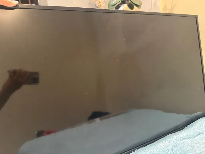 TV 43 Vizzion com Painel Branco