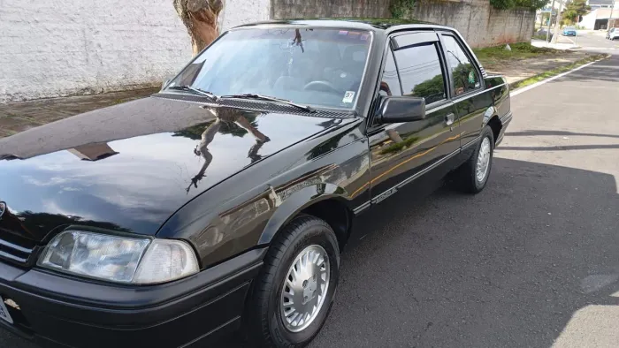 Chevrolet Monza GLS/ Hi-tech 2.0 EFI 2P E 4P 1993