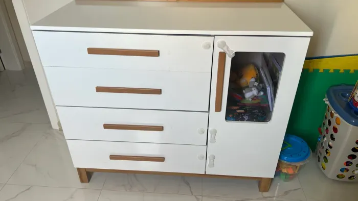 Vendo cômoda e guarda roupa infantil