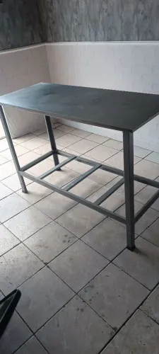 Vende-se mesa de inox