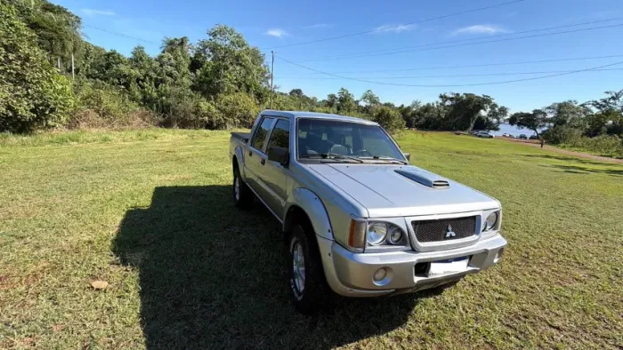 Mitsubishi L200 GLS 2.5 4X4 CD Diesel 2006