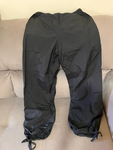 Calça preta