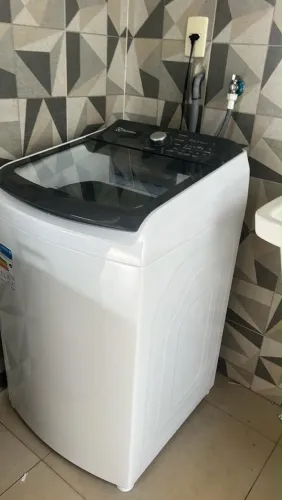 Vendo lavadora Eletrolux, capacidade 14,5 kg, seminova, só 20 dias de uso