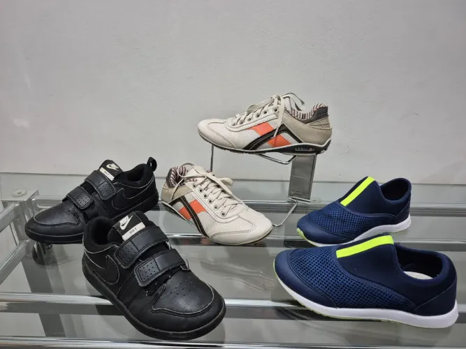 Tênis infantis Nike, Strikwear e Via VIP N. 32