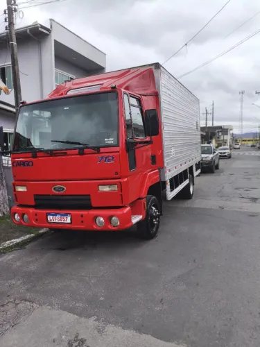 Faço frete e mudança para itajai e região * 
