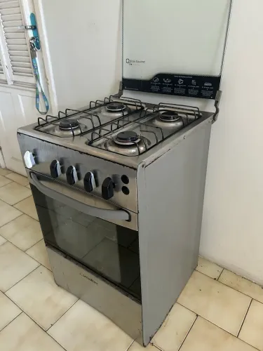 Fogão Esmaltec 4 bocas. Usado!
