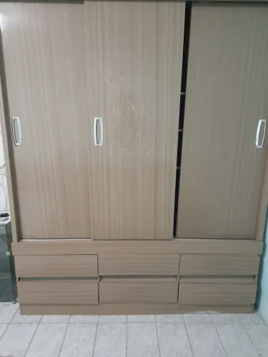 Guarda-Roupa Marrom - 3 Portas - 6 Gavetas - 2,10 x 1,90 X 50