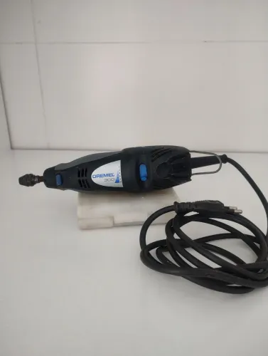 Retifica Dremel 300 10 velocidades 220v + Estojo Acessórios