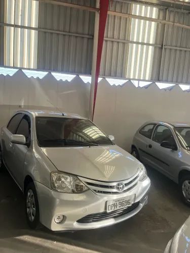 Toyota Etios XS 1.3 Flex 16V 5P Mec. 2013