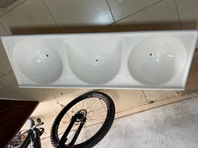Tanque com Duas Cubas + 1 Lavatório