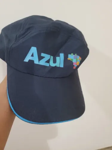 Boné azul linhas aéreas 