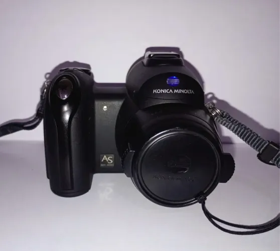 Câmera Konica Dimage Z3