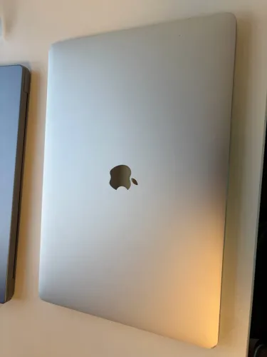 MacBook Pro 16gb i9