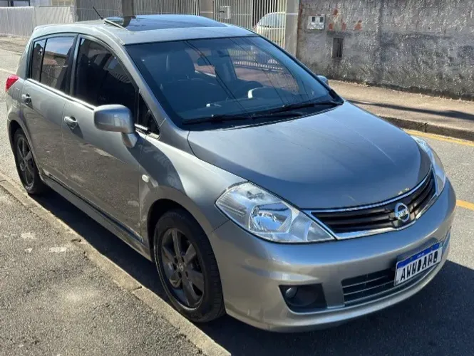 Nissan Tiida SL 1.8/1.8 Flex 16V Aut. 2013