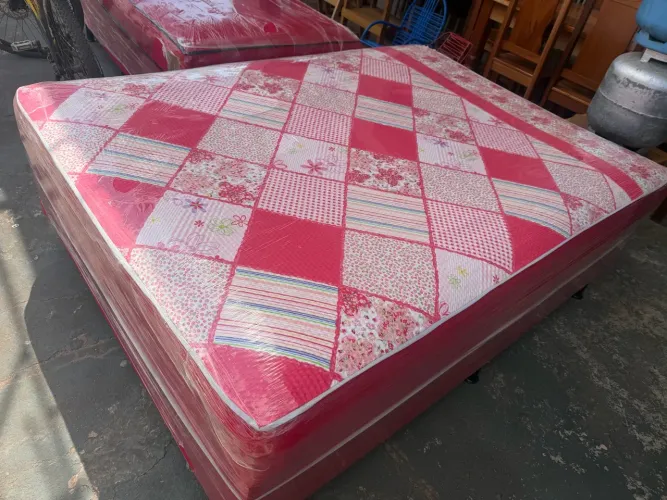 Cama casal mola com espuma