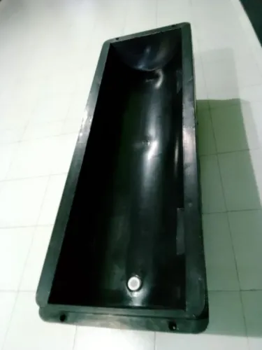 Tanque Canaleta Para Higienização de polietileno para bicicletas e Outros.