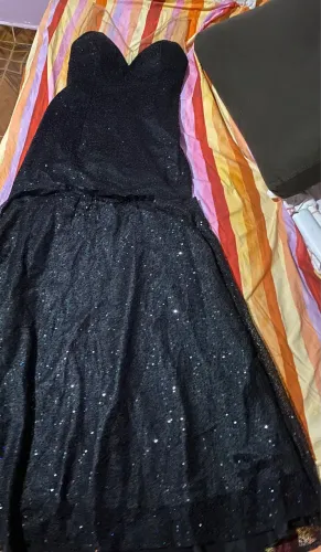 Vestido festa. Tirei a parte de baixo da pra colocar de voltA