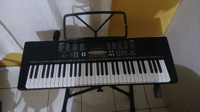 vendo teclado semi novo