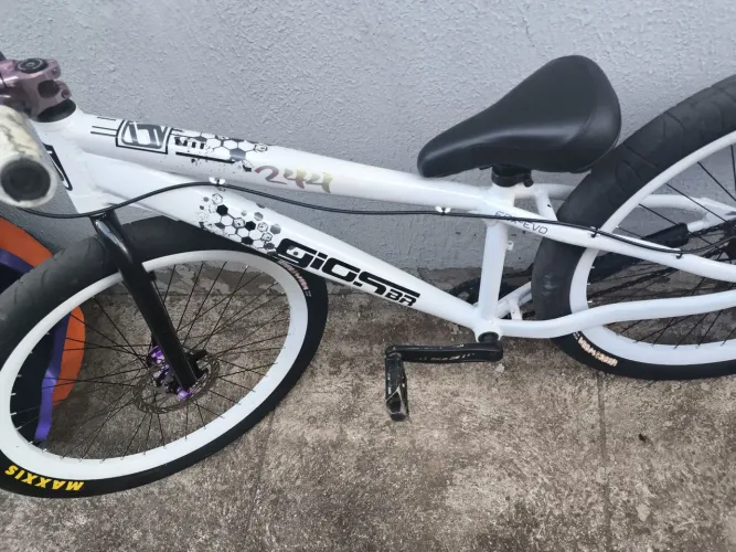 Gios frx quadro tem alguns arranhados