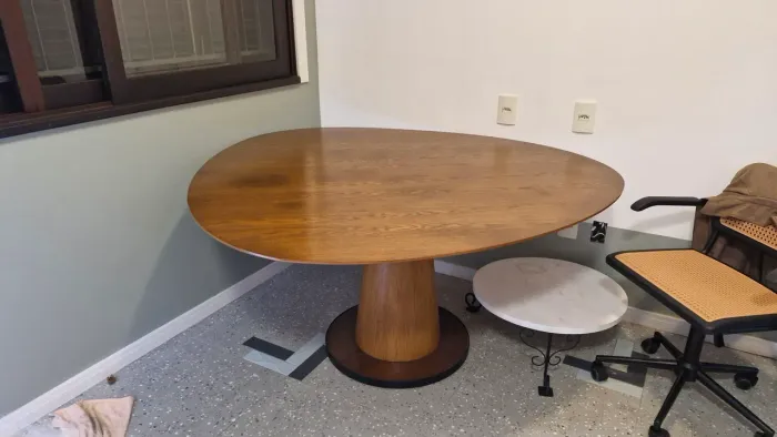 Mesa madeira com tampo triangular