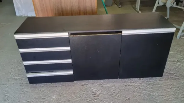 ARMÁRIO COM 4 GAVETAS E DUAS PORTAS 150x45x60 | Somente retirada em mãos