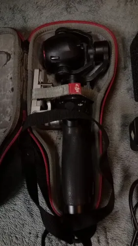 CÂMERA 4K COM ESTABILIZADOR (DJI OSMO+)