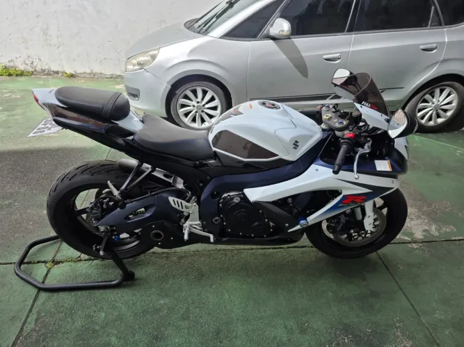 moto suzuki GSX R 750 SRAD 2013