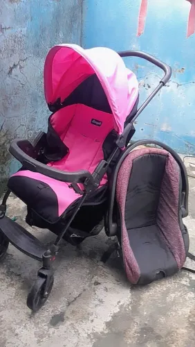 Carrinho de bebê e bebê conforto 150.00 pra vender rápido... *