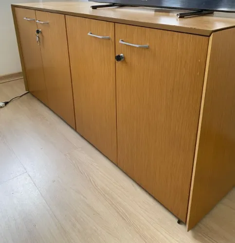 Balcão Armário para Escritório 4 Portas + Chaves (Alto Padrão)