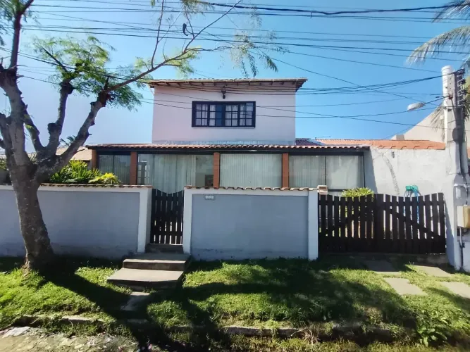 CASA DUPLEX MOBILIADA (CONDOMINIO OLGA DIUANA ZACARIAS)
