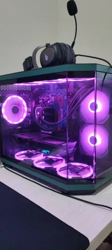PC Gamer RTX 5060 Ti Gigabyte 8GB (3 Fans) + Ryzen 7 5700X + 32GB RAM + SSD NVMe 1TB
