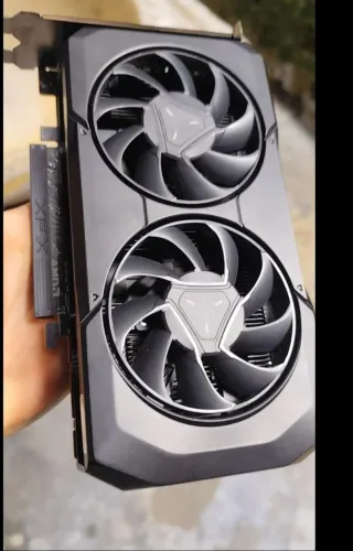 Placa de vídeo RX 7600 XFX, estado de nova.