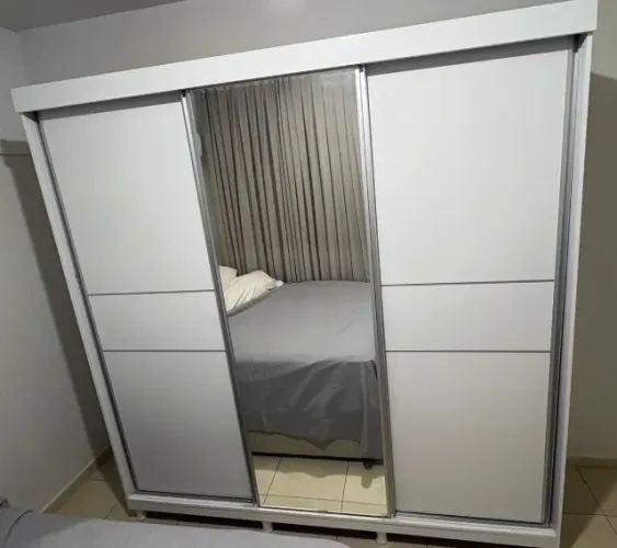 Guarda-roupa Casal com Espelho 3 Portas de Correr - 3 Gavetas Móveis