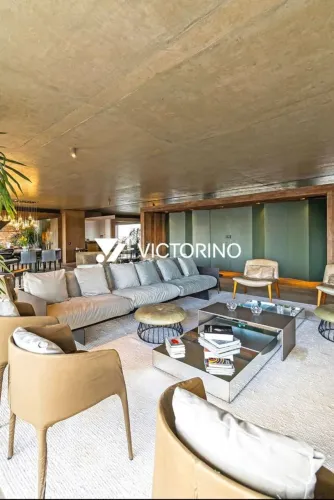 Apartamento com 3 quartos(3 suítes) e 4 vagas à venda no bairro de Pinheiros.