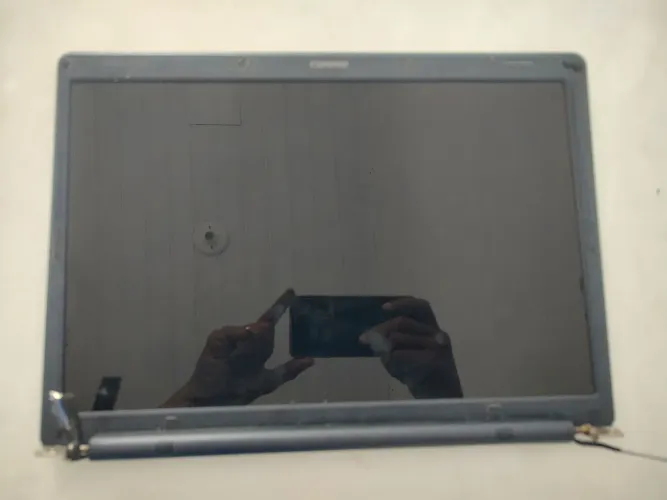 Tela com aro notebook Compaq pressagio