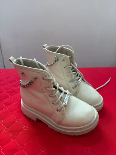 Bota branca infantil 